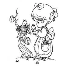 Dibujo de Pollito sostenido por una niña cerca de un nido para colorear
