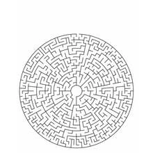 Dibujo de Laberinto circular con punto central para colorear