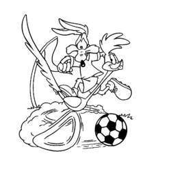 Dibujo de Correcaminos jugando al fútbol con el coyote para colorear