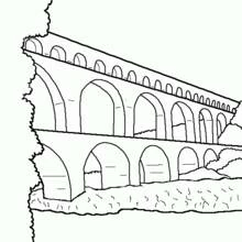 Dibujo de Puente romano con tres niveles de arcos para colorear