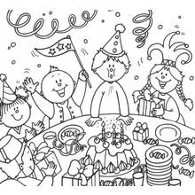 Dibujo de Niños celebrando un cumpleaños para colorear