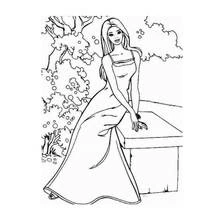 Dibujo de Barbie sentada en un banco de madera en el jardín para colorear