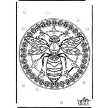 Dibujo de Mandala de avispa con círculo simétrico para colorear Dibujo de Mandala de avispa con círculo simétrico para colorear