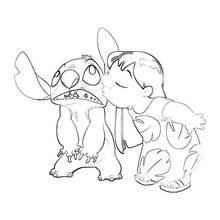 Dibujo de Lilo besando a Stitch en la mejilla para colorear