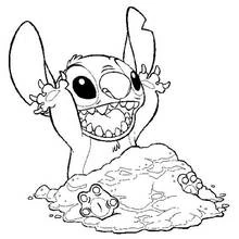 Dibujo de Stitch saliendo de un montón de arena para colorear