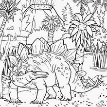 Dibujo de Estegosaurio caminando por una jungla prehistórica para colorear