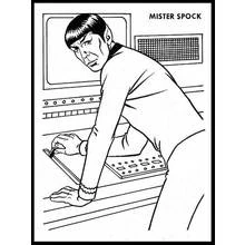 Dibujo de Mister Spock trabajando en un panel de control para colorear