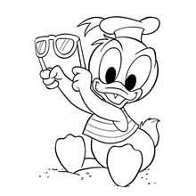 Dibujo de Pato Donald sosteniendo unas gafas de sol para colorear