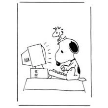 Dibujo de Snoopy escribiendo en una computadora con Woodstock para colorear