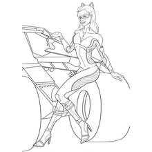 Dibujo de Gatúbela sentada sobre la rueda del Batimóvil para colorear