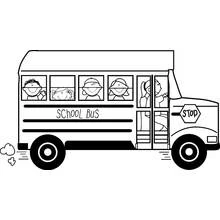 Dibujo de Autobús escolar con cinco niños saludando para colorear